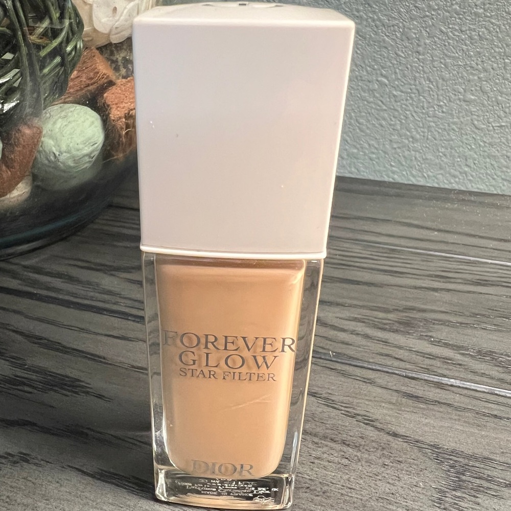 Dior Glow Foundation Liquid Natural Finish Light Nutreal 2